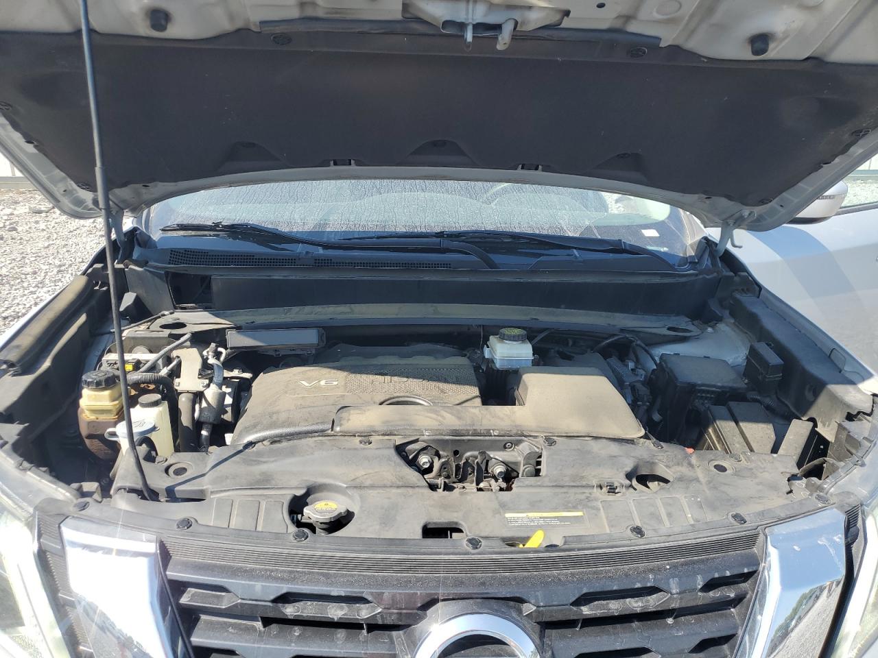 Nissan Pathfinder S Image 9