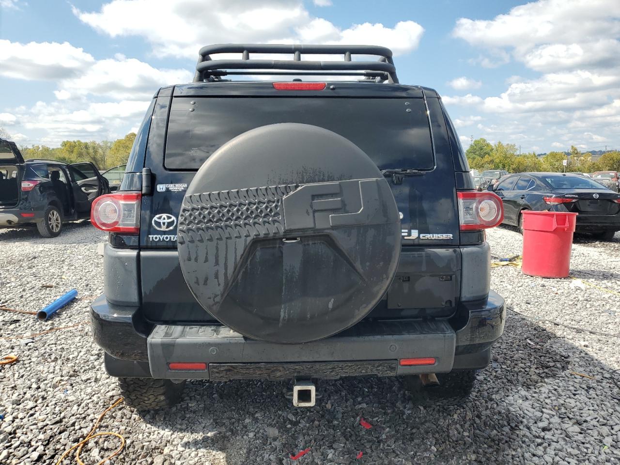 Toyota FJ Cruiser Image 8