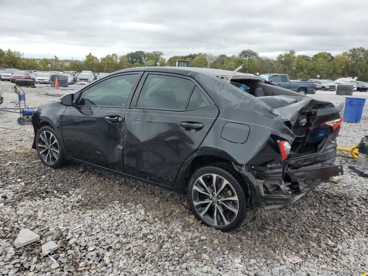 Toyota Corolla L Image 2