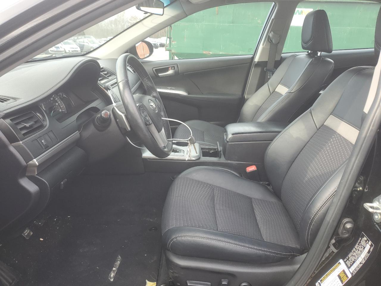 Toyota Camry L Image 7