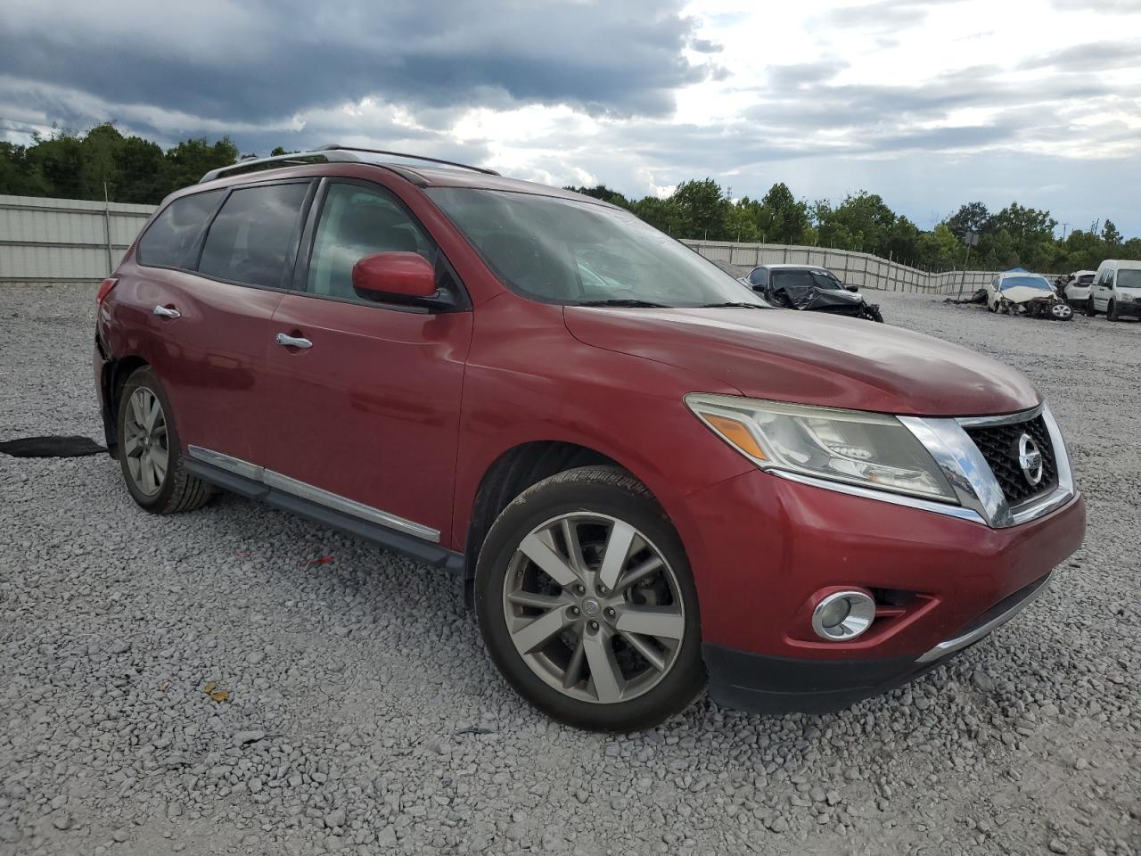 Nissan Pathfinder S Image 4