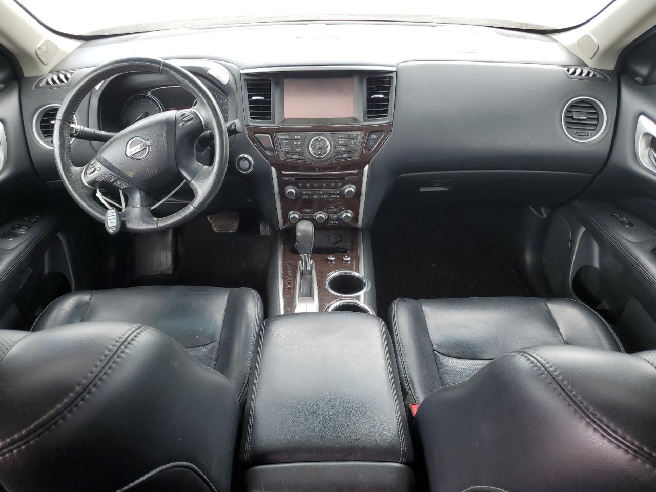 Nissan Pathfinder S Image 3