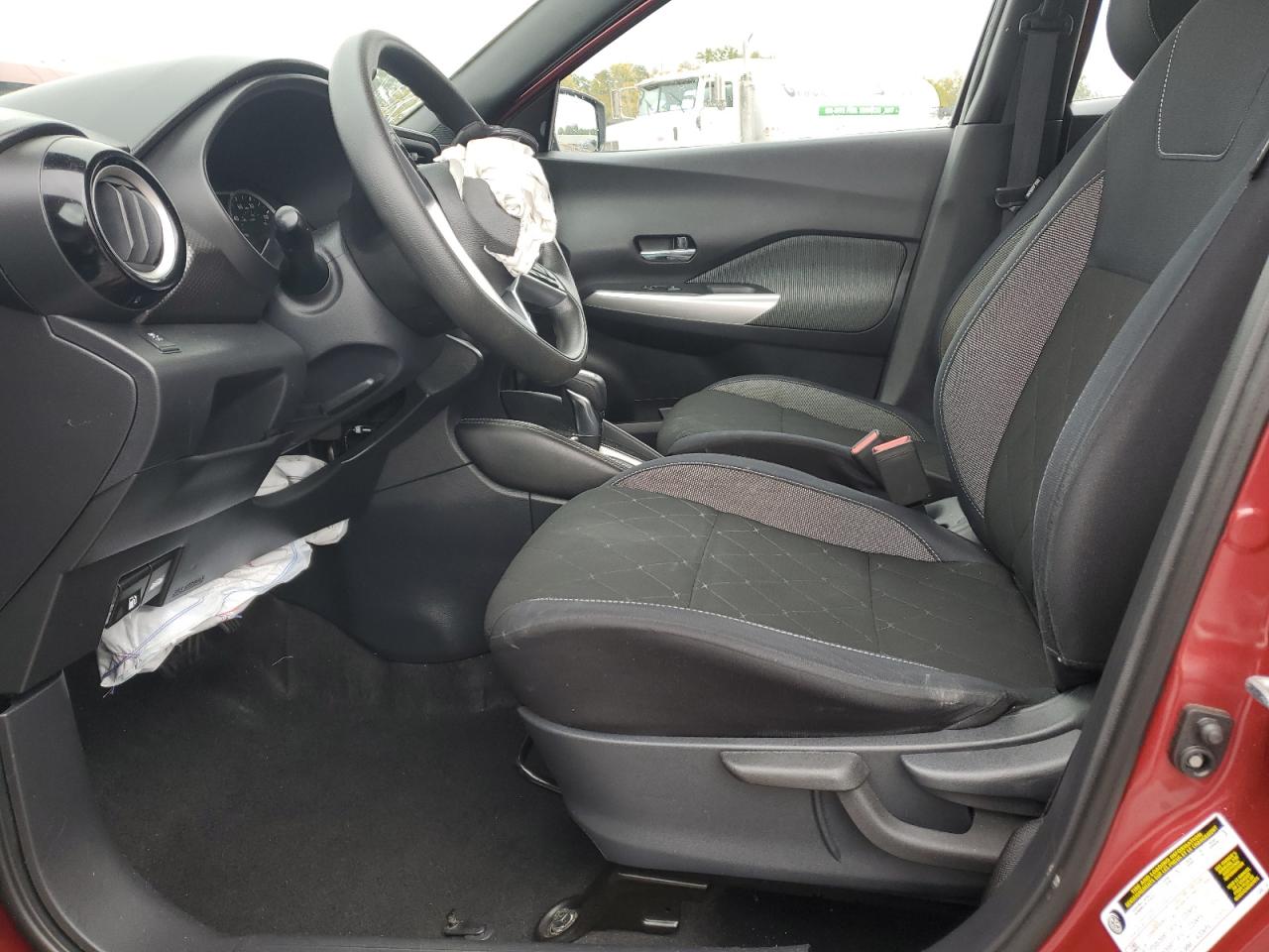 Nissan Kicks S Image 8