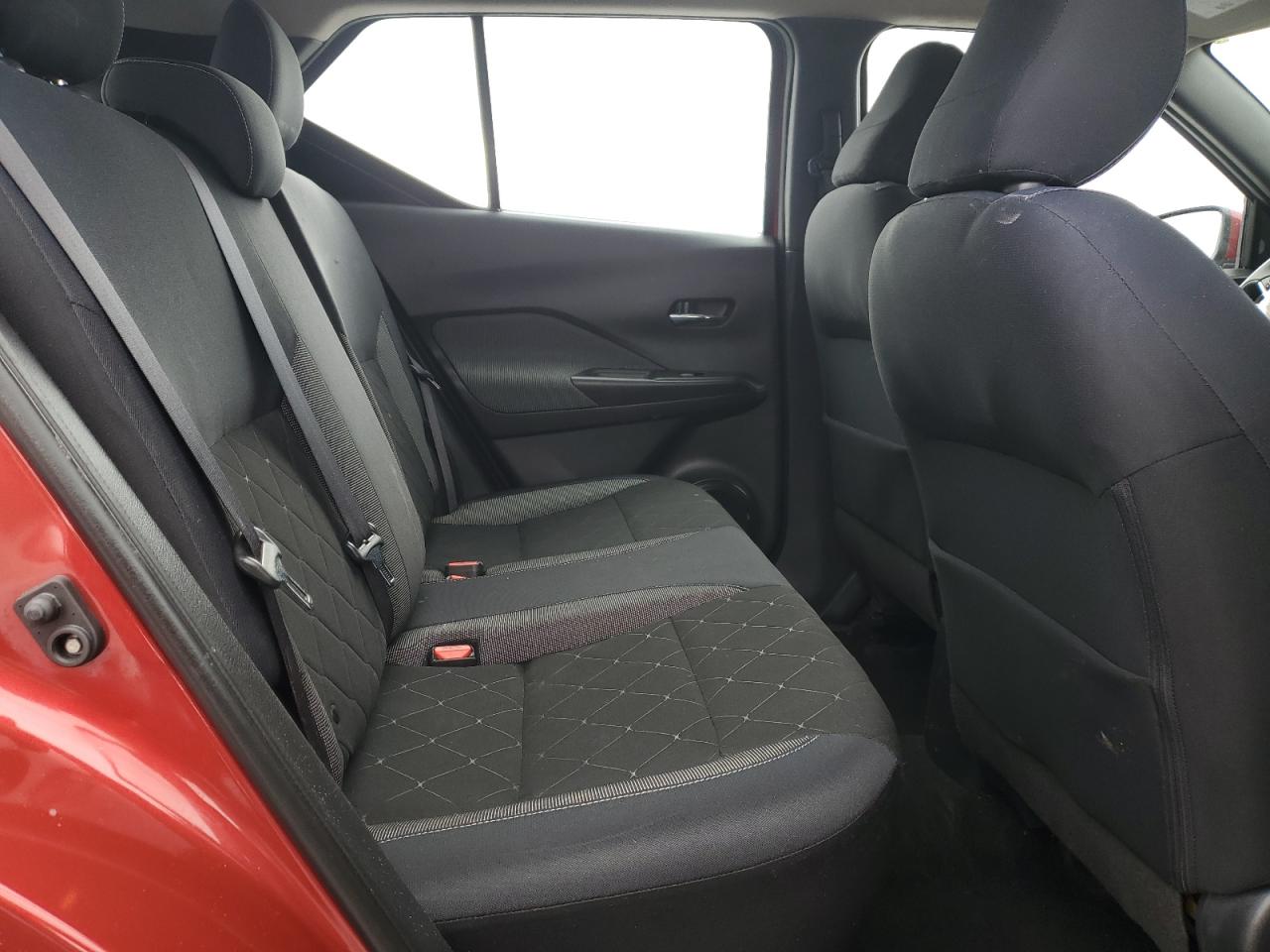 Nissan Kicks S Image 9