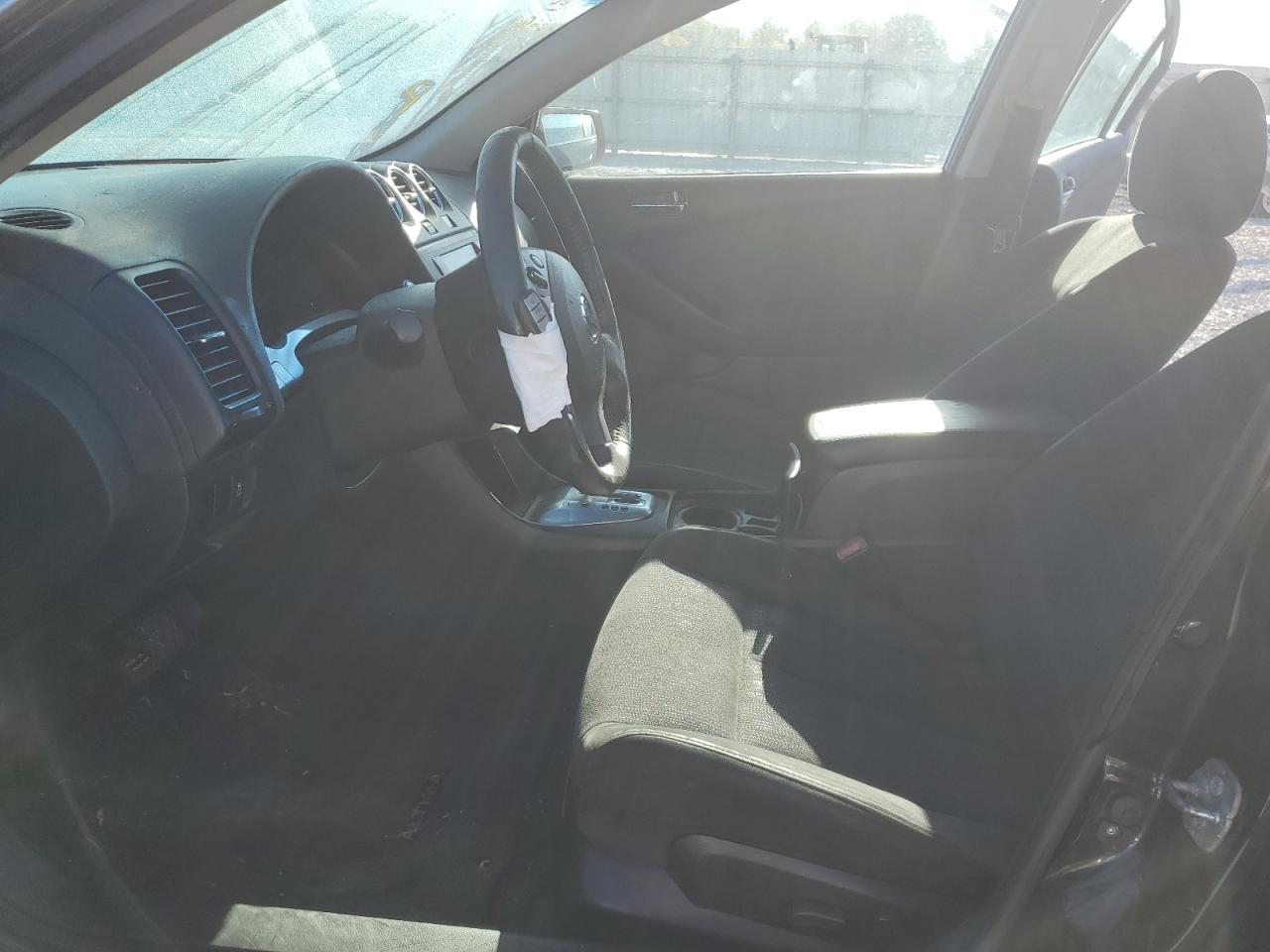 Nissan Altima Base Image 3