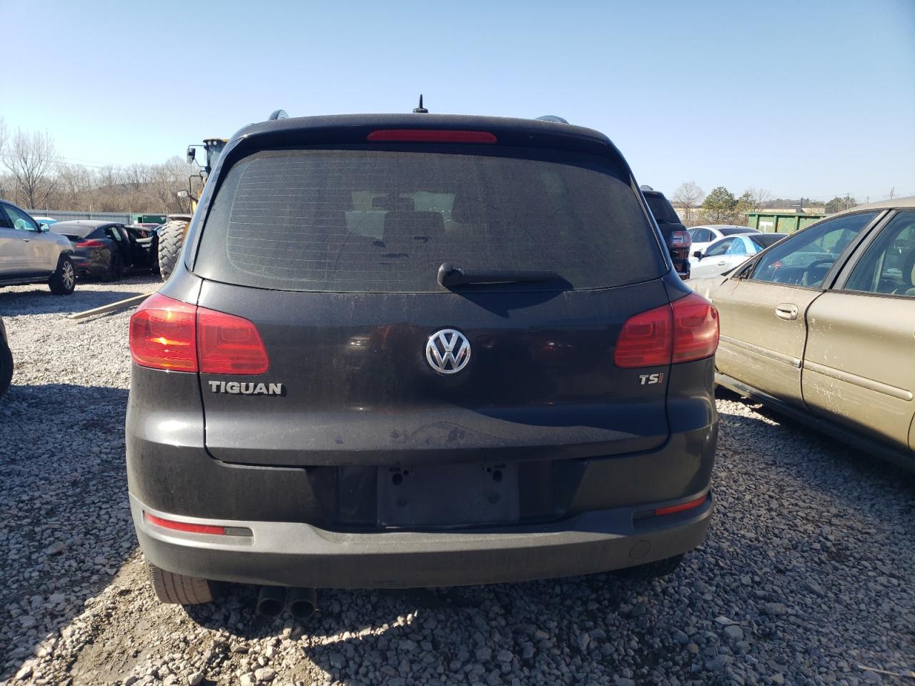 Volkswagen Tiguan S Image 12