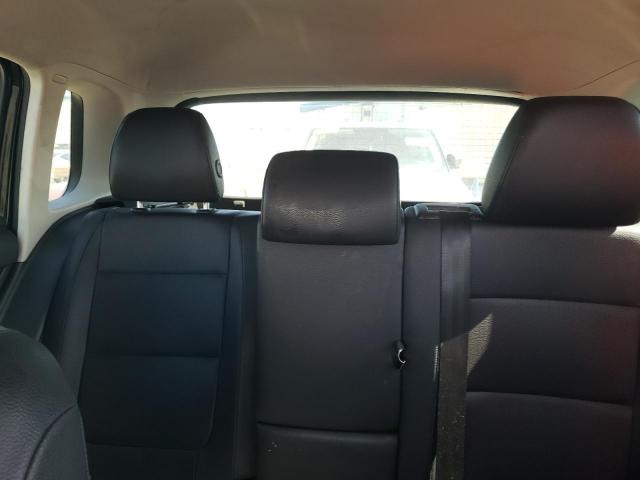 Volkswagen Tiguan S Image 7