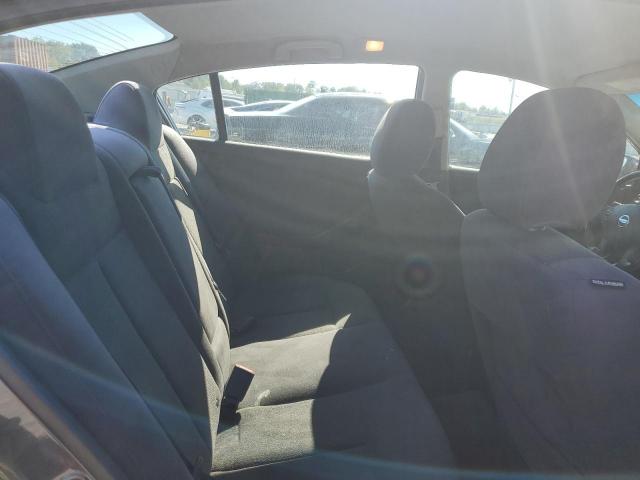 Nissan Altima Base Image 8