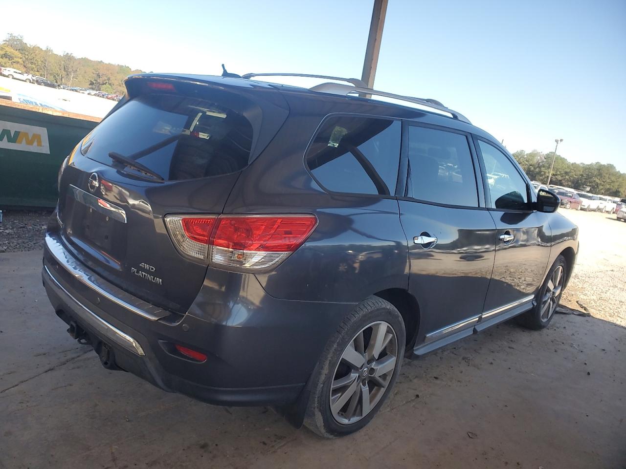 Nissan Pathfinder S Image 2