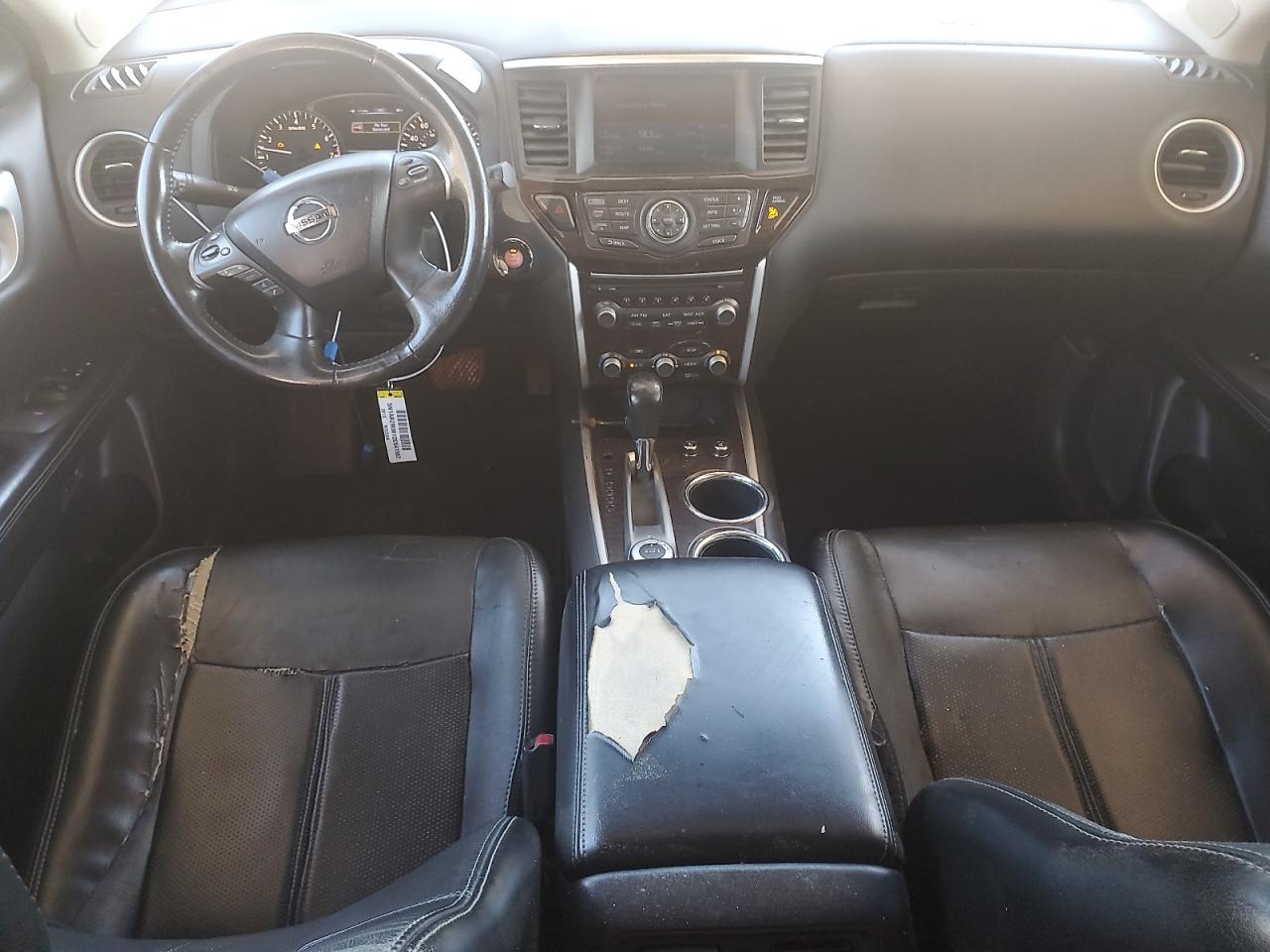 Nissan Pathfinder S Image 7