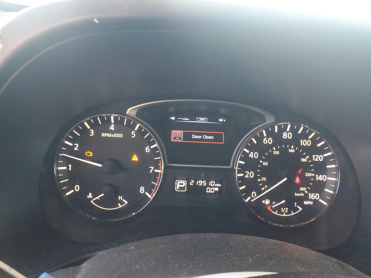 Nissan Pathfinder S Image 9