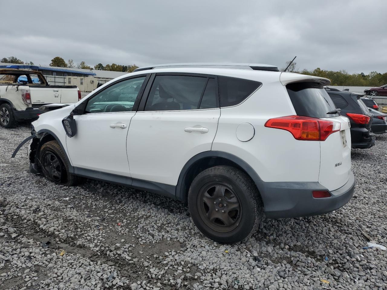 Toyota RAV4 Le Image 12