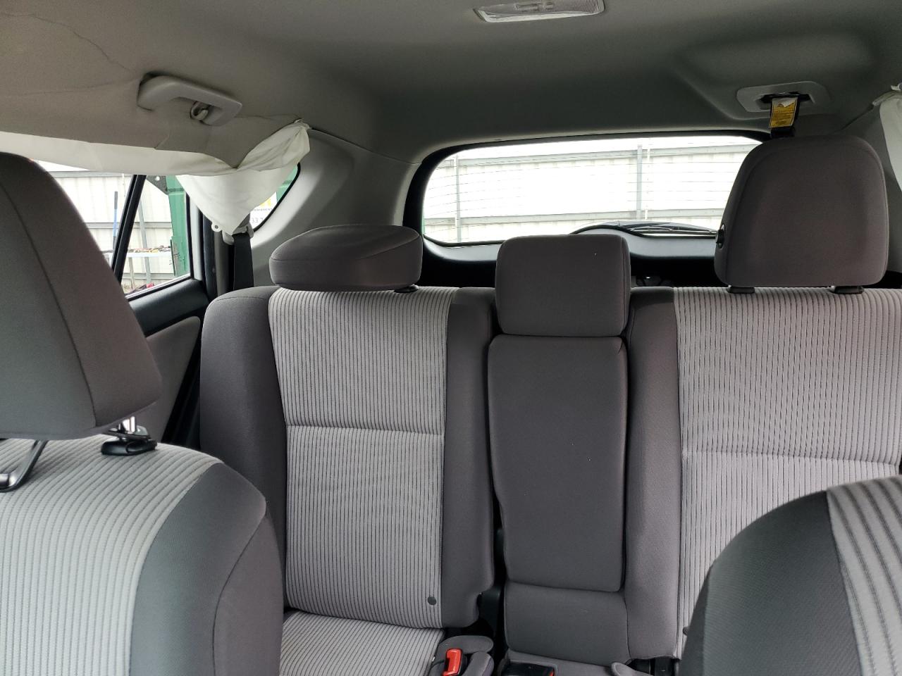 Toyota RAV4 Le Image 3