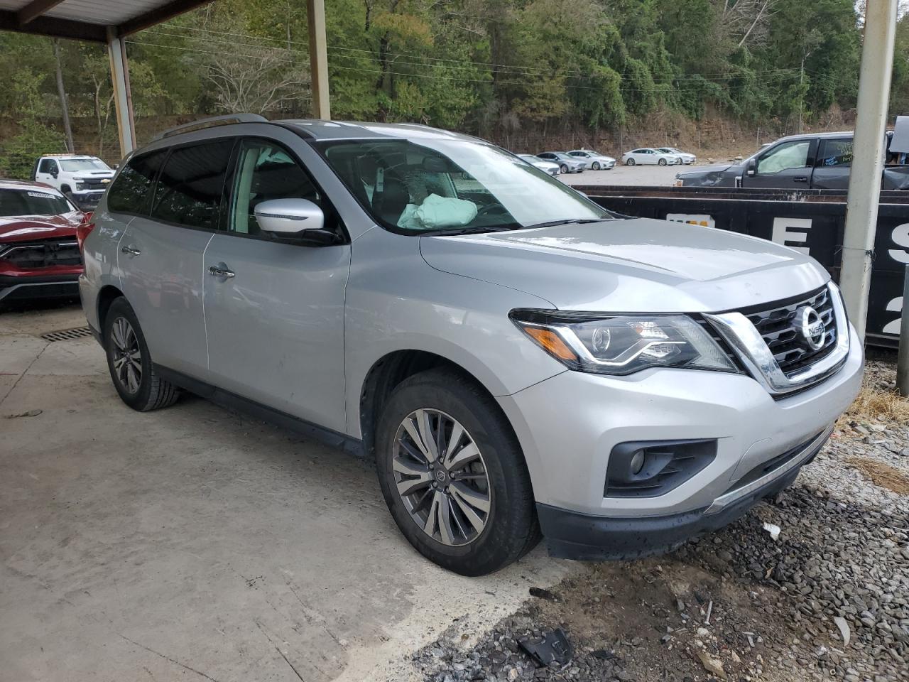 Nissan Pathfinder S Image 12