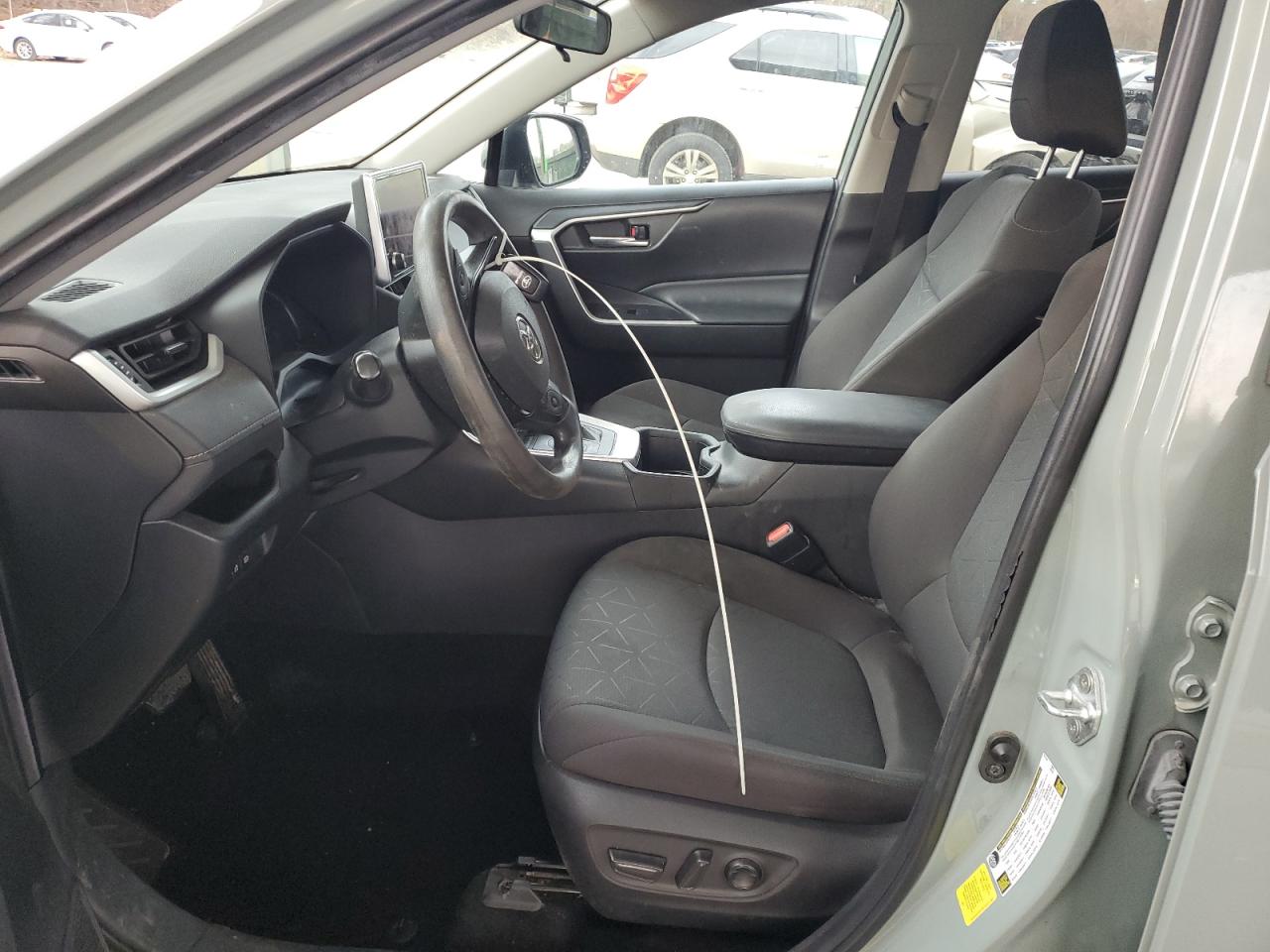 Toyota RAV4 Xle Image 8