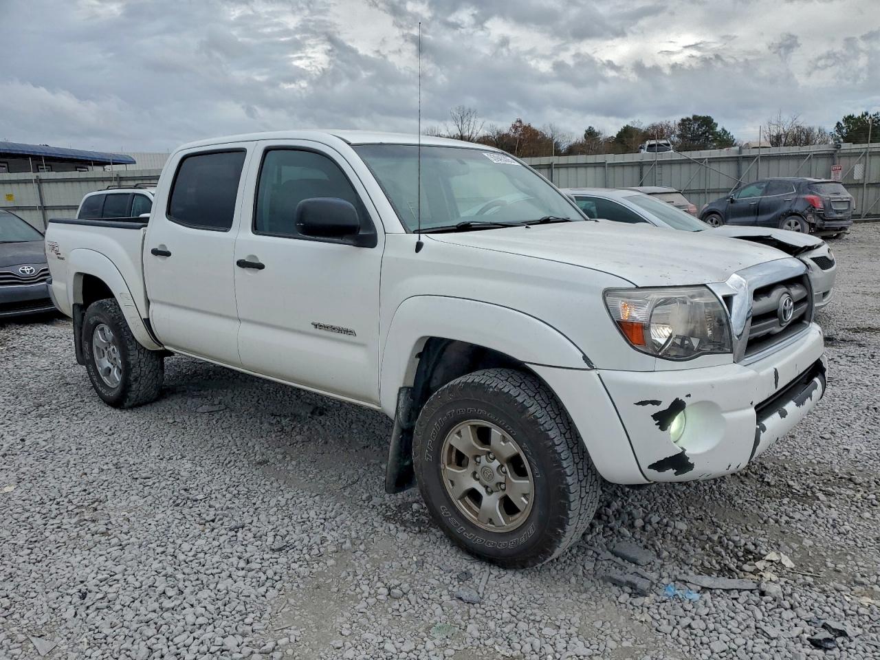 Toyota Tacoma Double Cab Prerunner Image 4