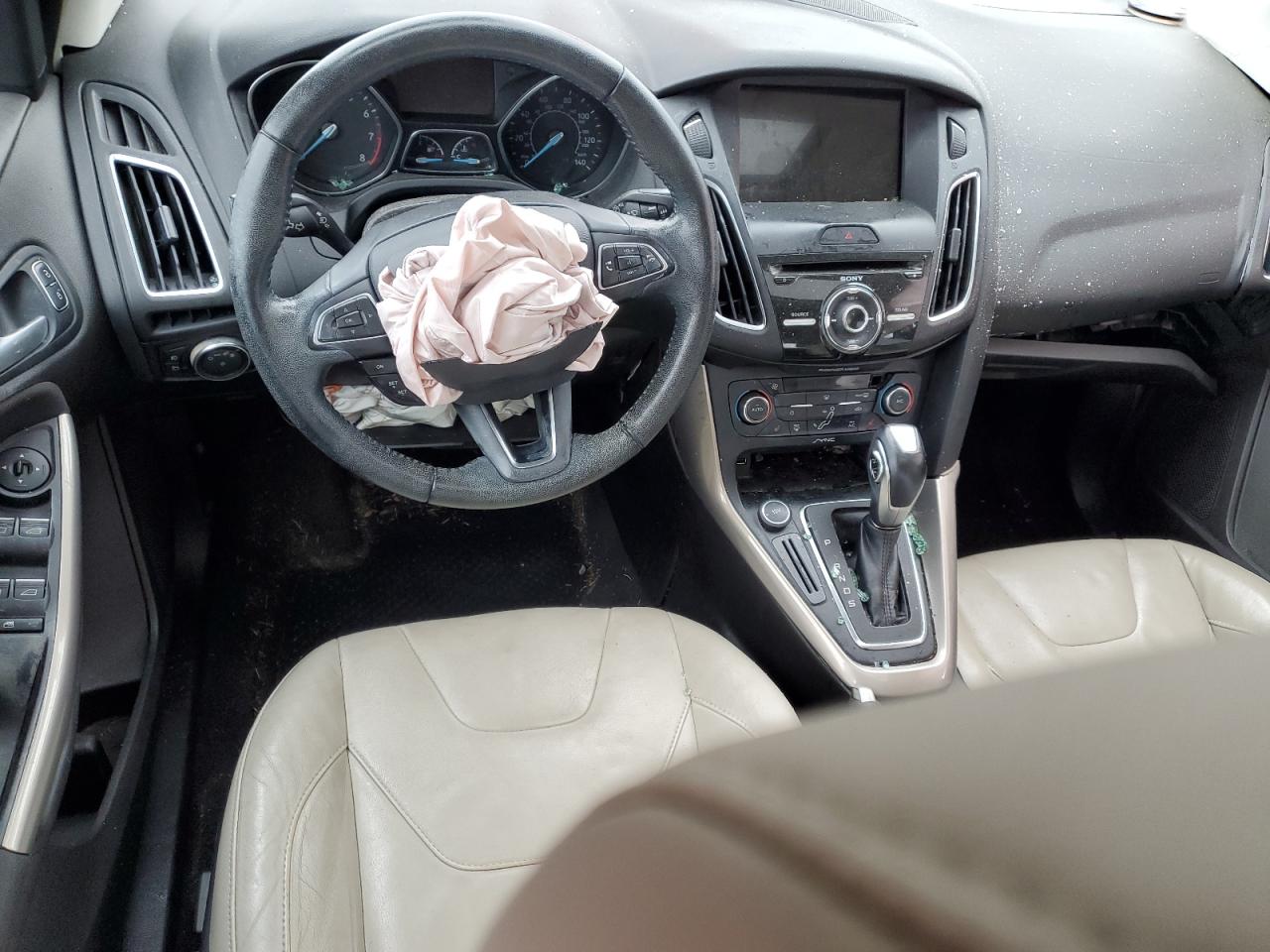 Ford Focus Titanium Image 9