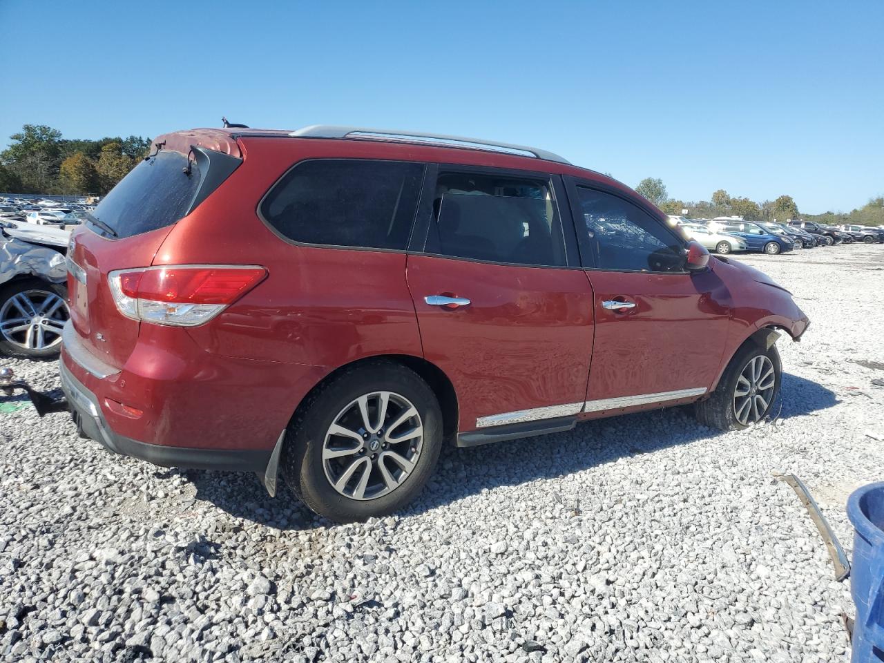 Nissan Pathfinder S Image 12