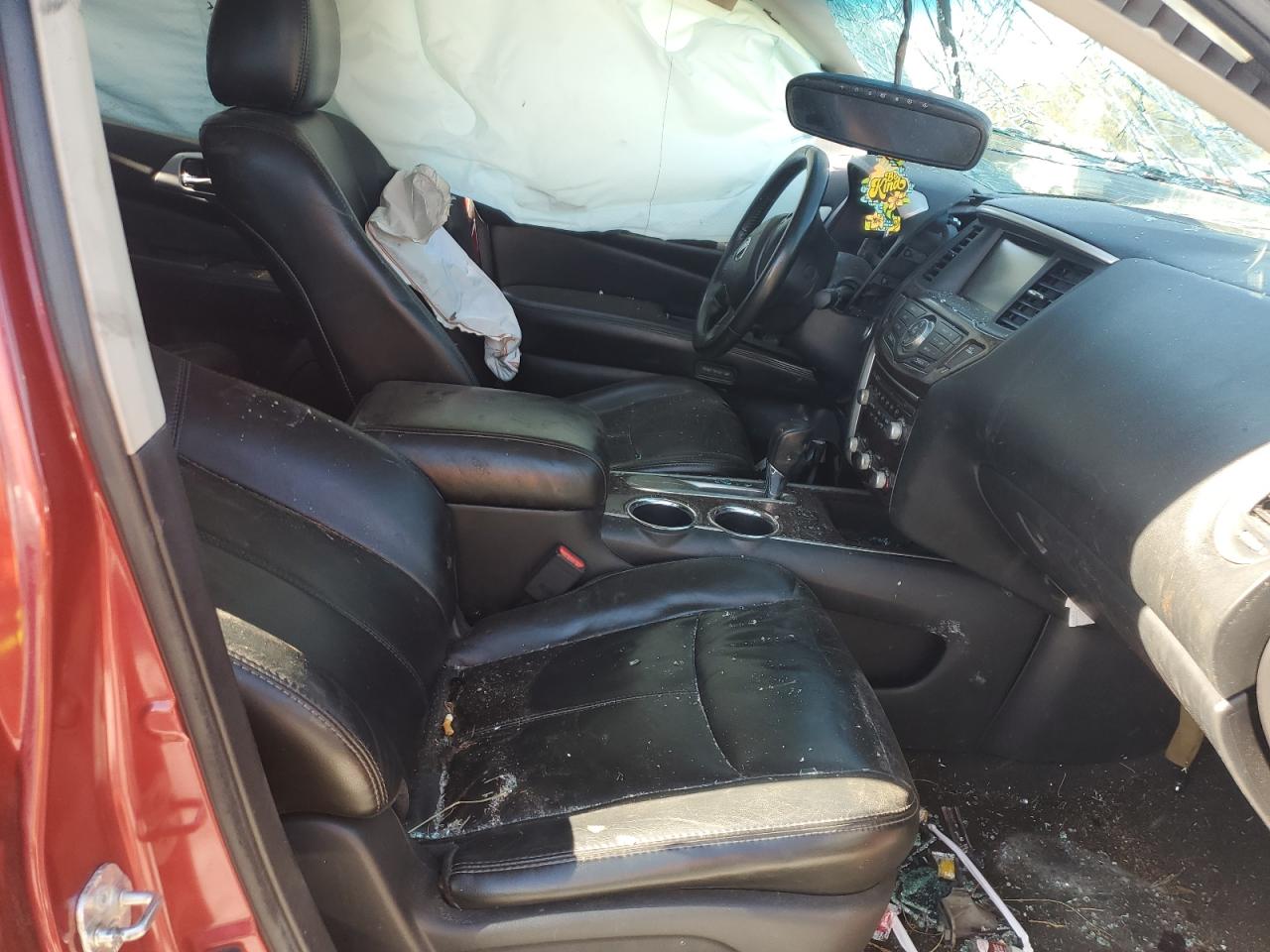 Nissan Pathfinder S Image 4