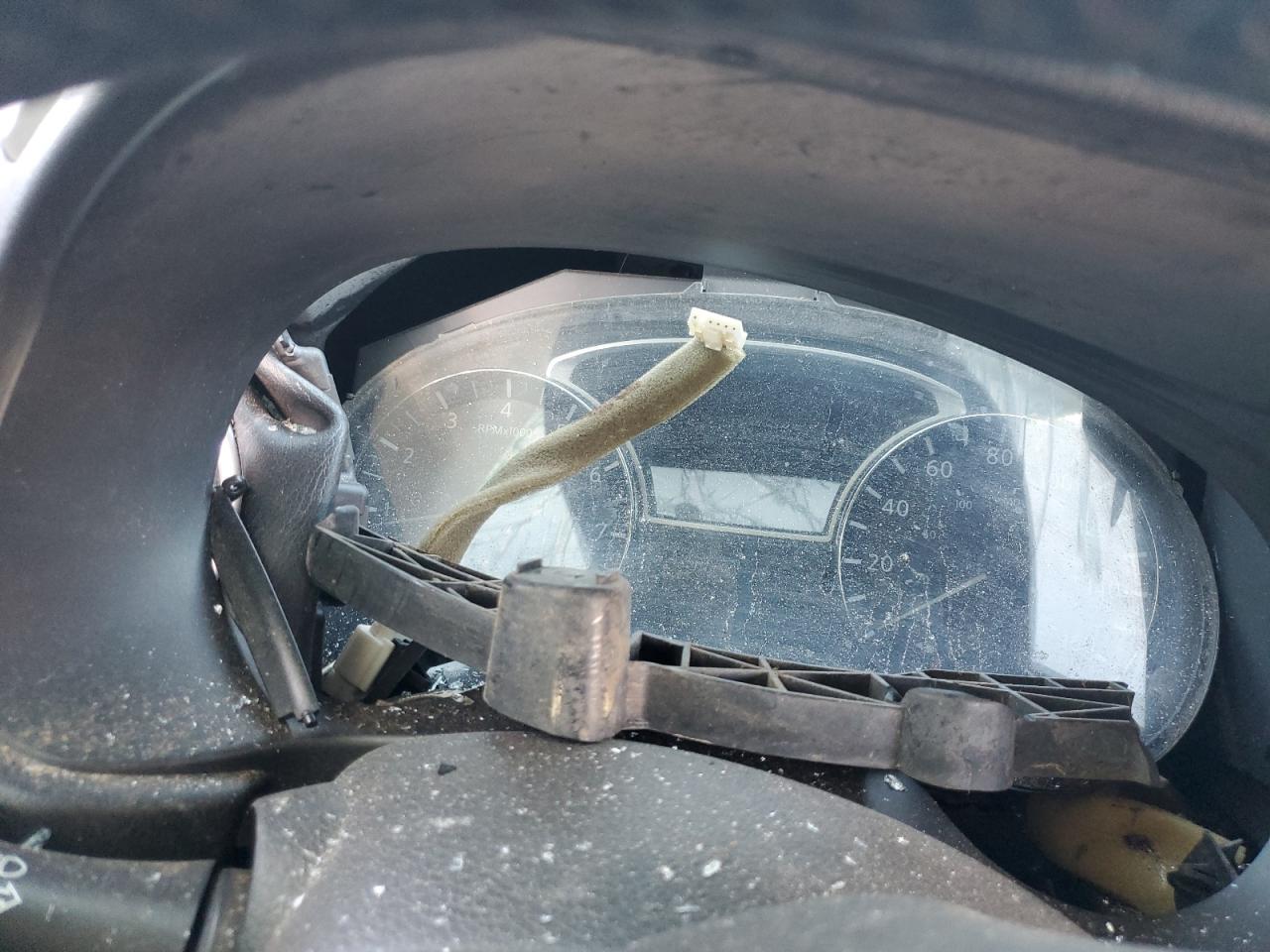 Nissan Pathfinder S Image 11