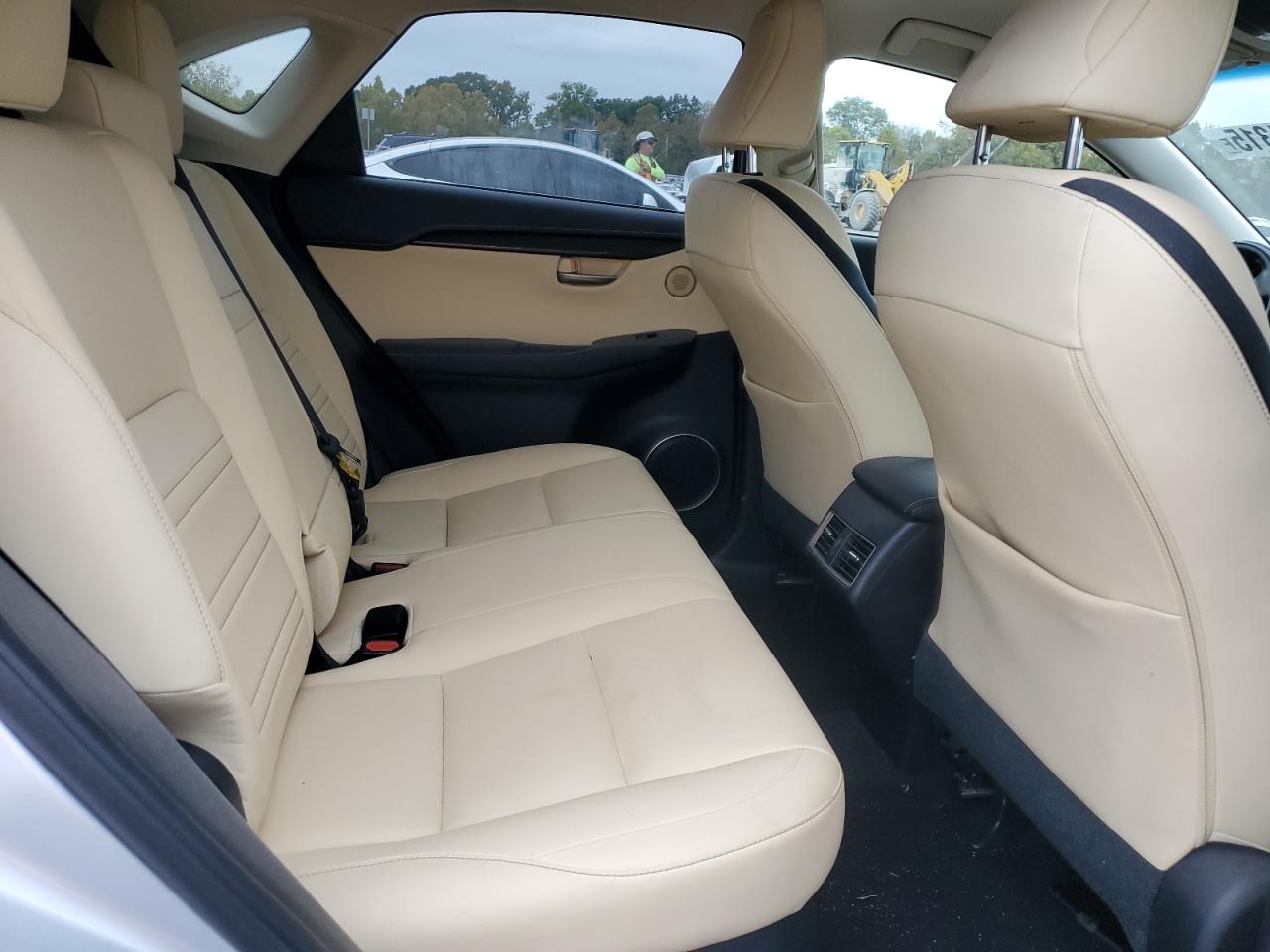 Lexus NX 200t Base Image 11