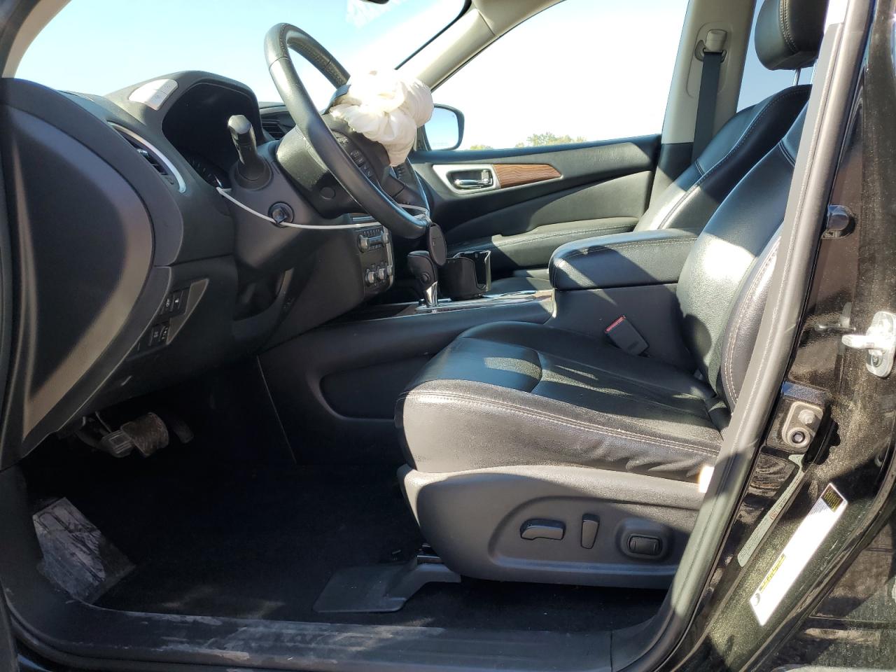 Nissan Pathfinder S Image 11