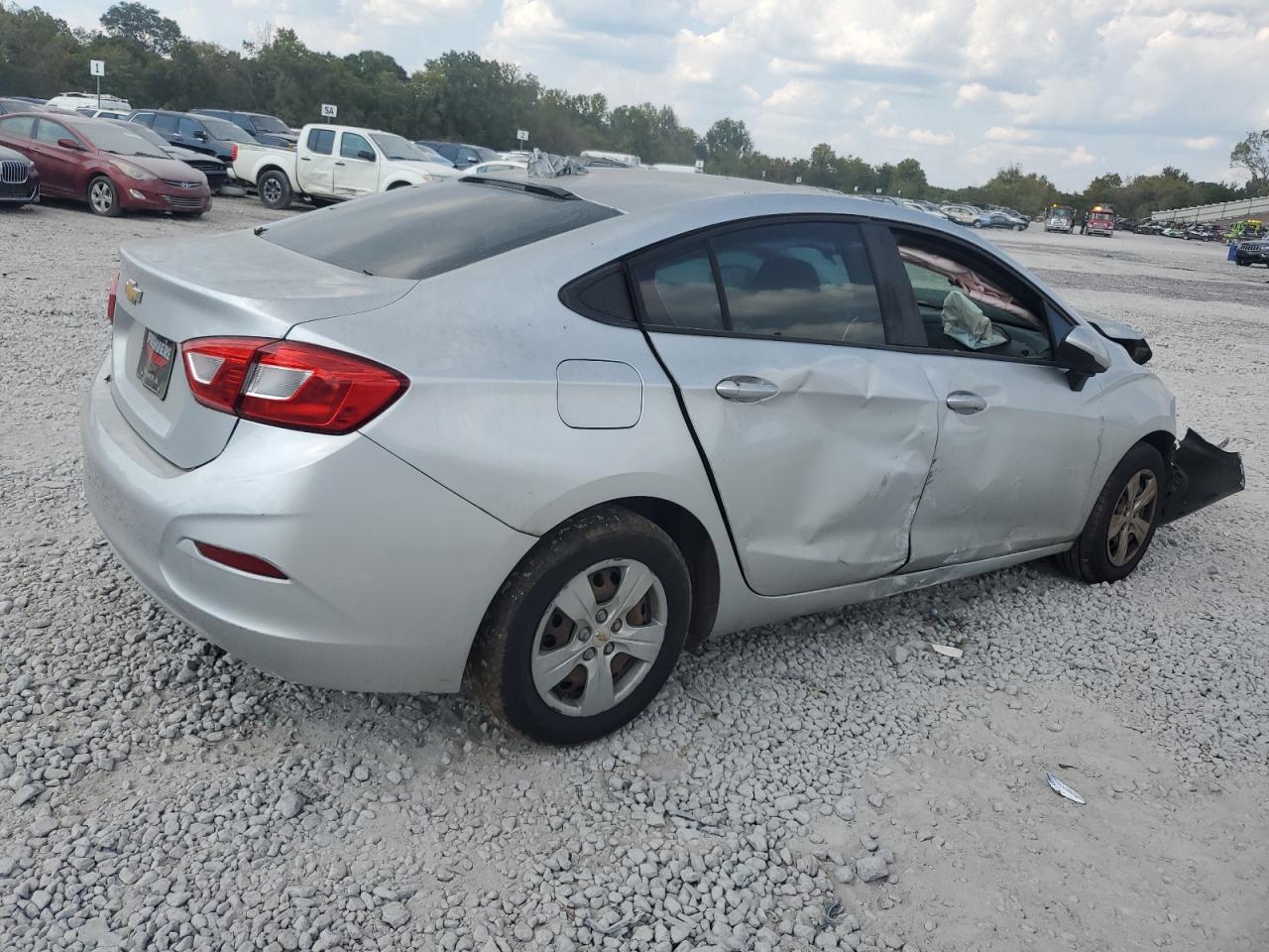 Chevrolet Cruze Ls Image 8