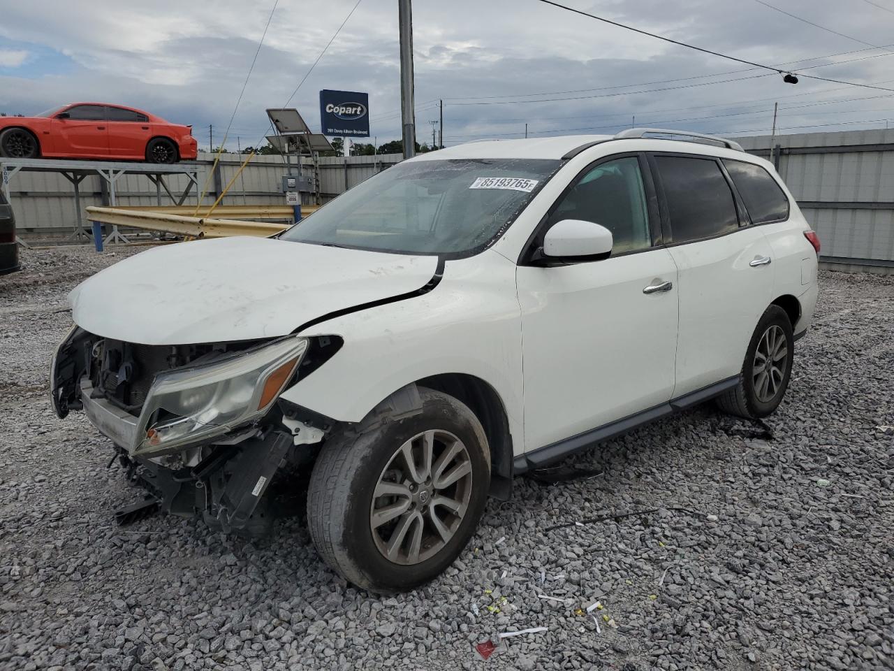 Nissan Pathfinder S Image 1