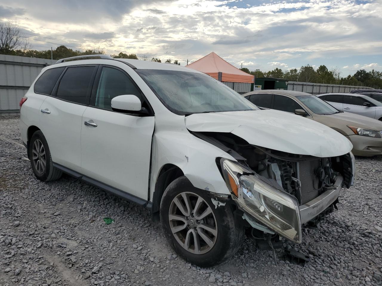 Nissan Pathfinder S Image 12