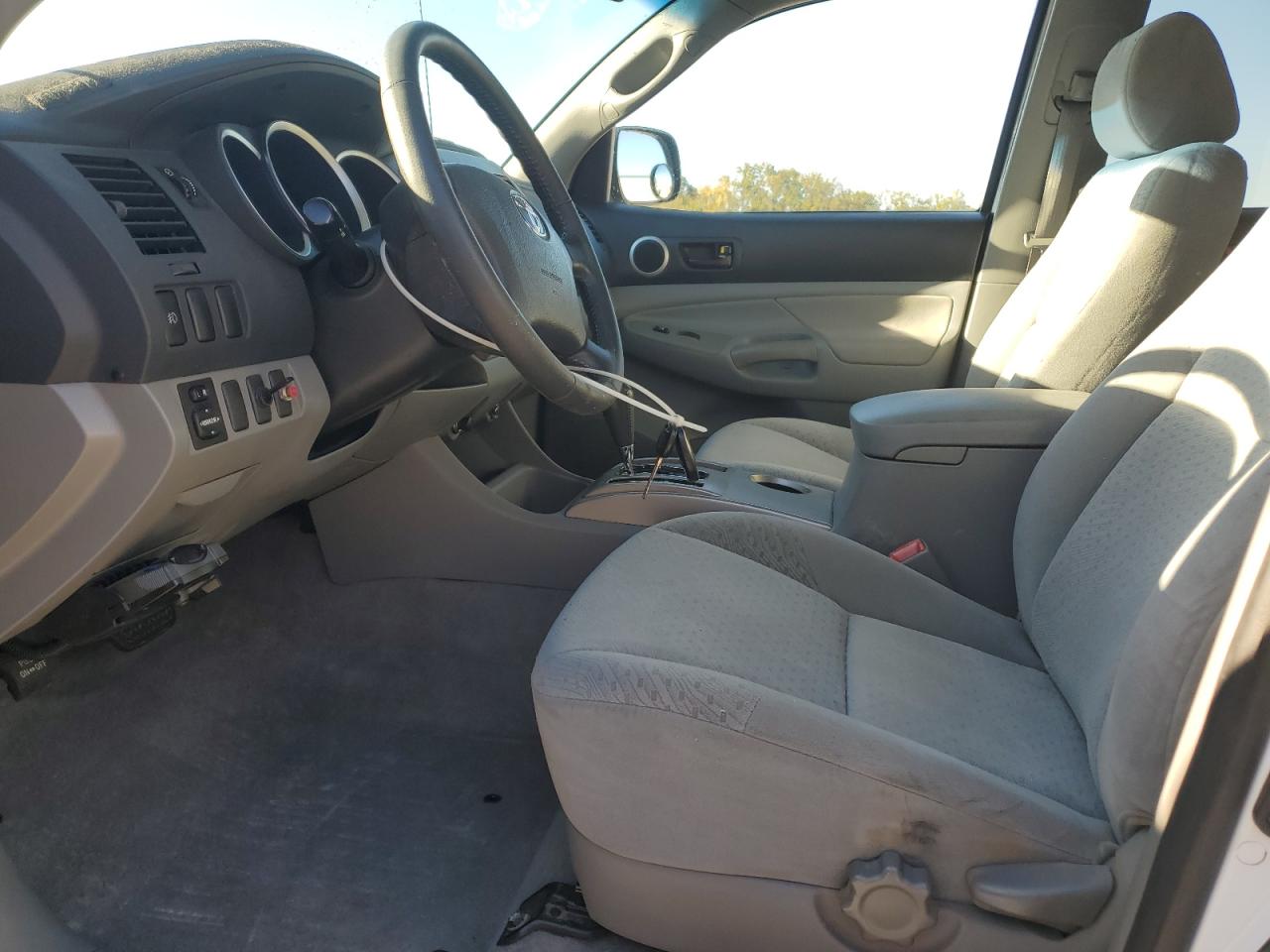 Toyota Tacoma Double Cab Image 5