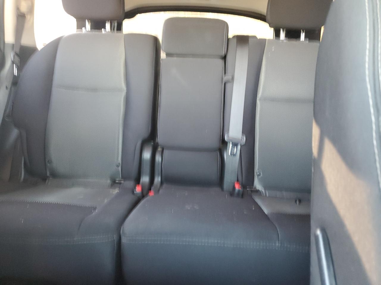 Nissan Pathfinder S Image 4