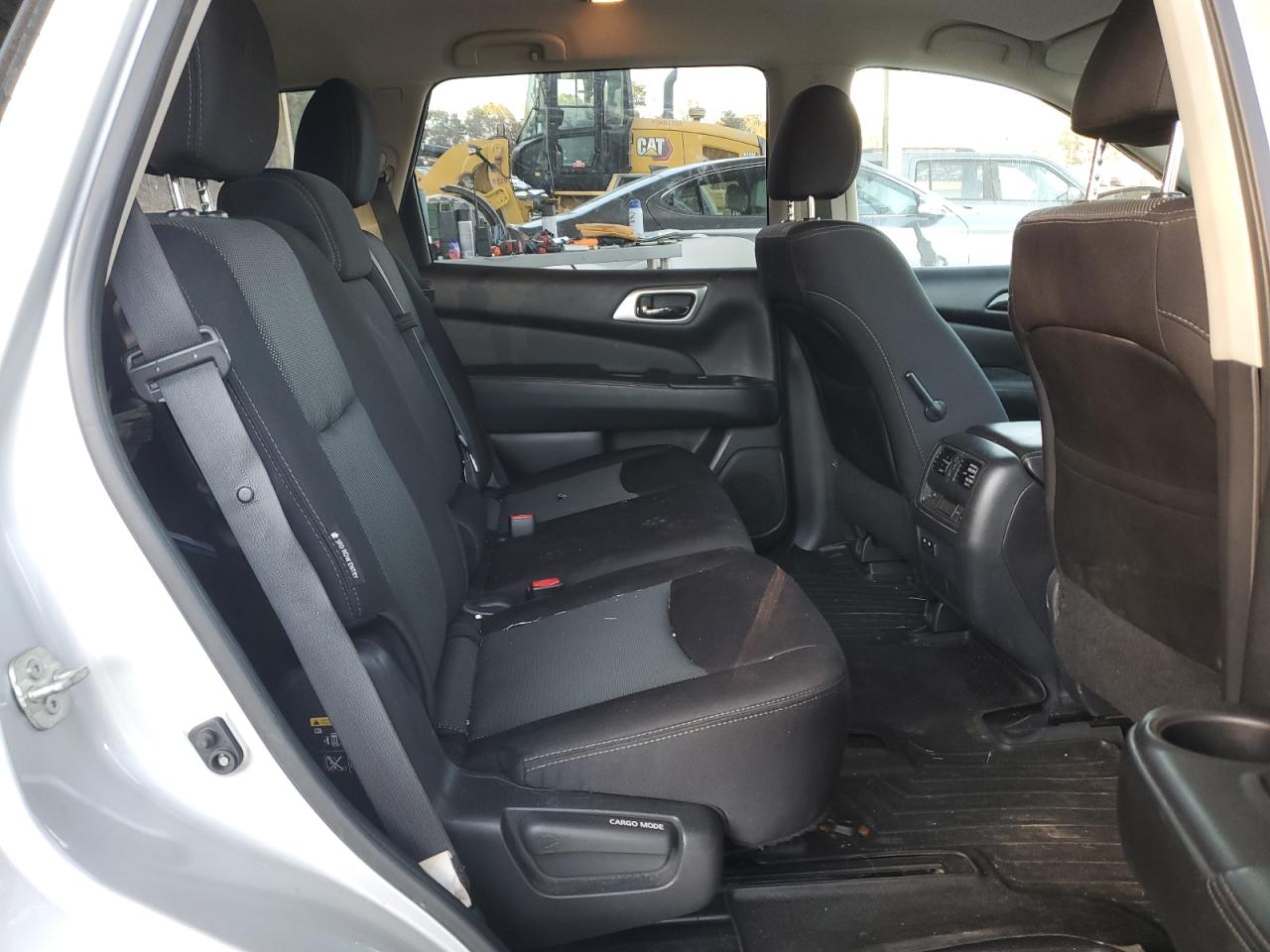 Nissan Pathfinder S Image 10