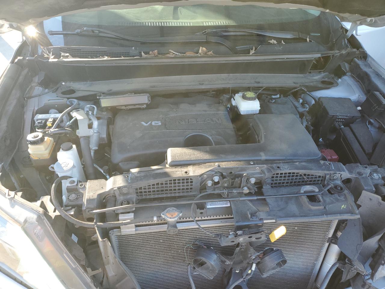 Nissan Pathfinder S Image 12