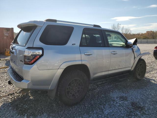 Toyota 4Runner Sr5 Image 3
