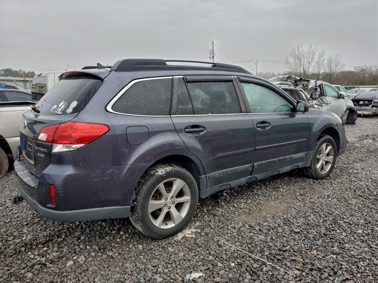 Subaru Outback 2.5i Limited Image 9