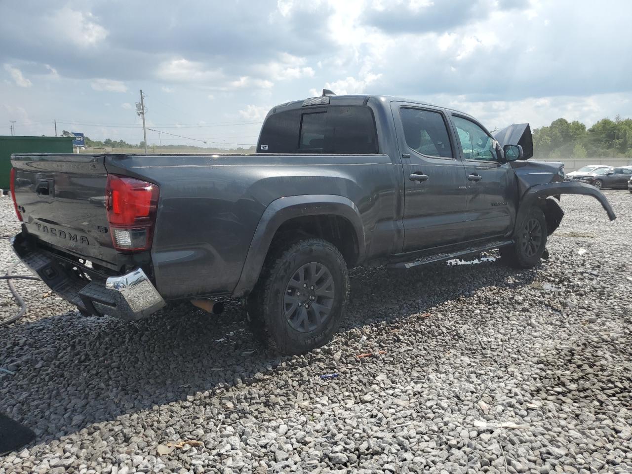 Toyota Tacoma Double Cab Image 4