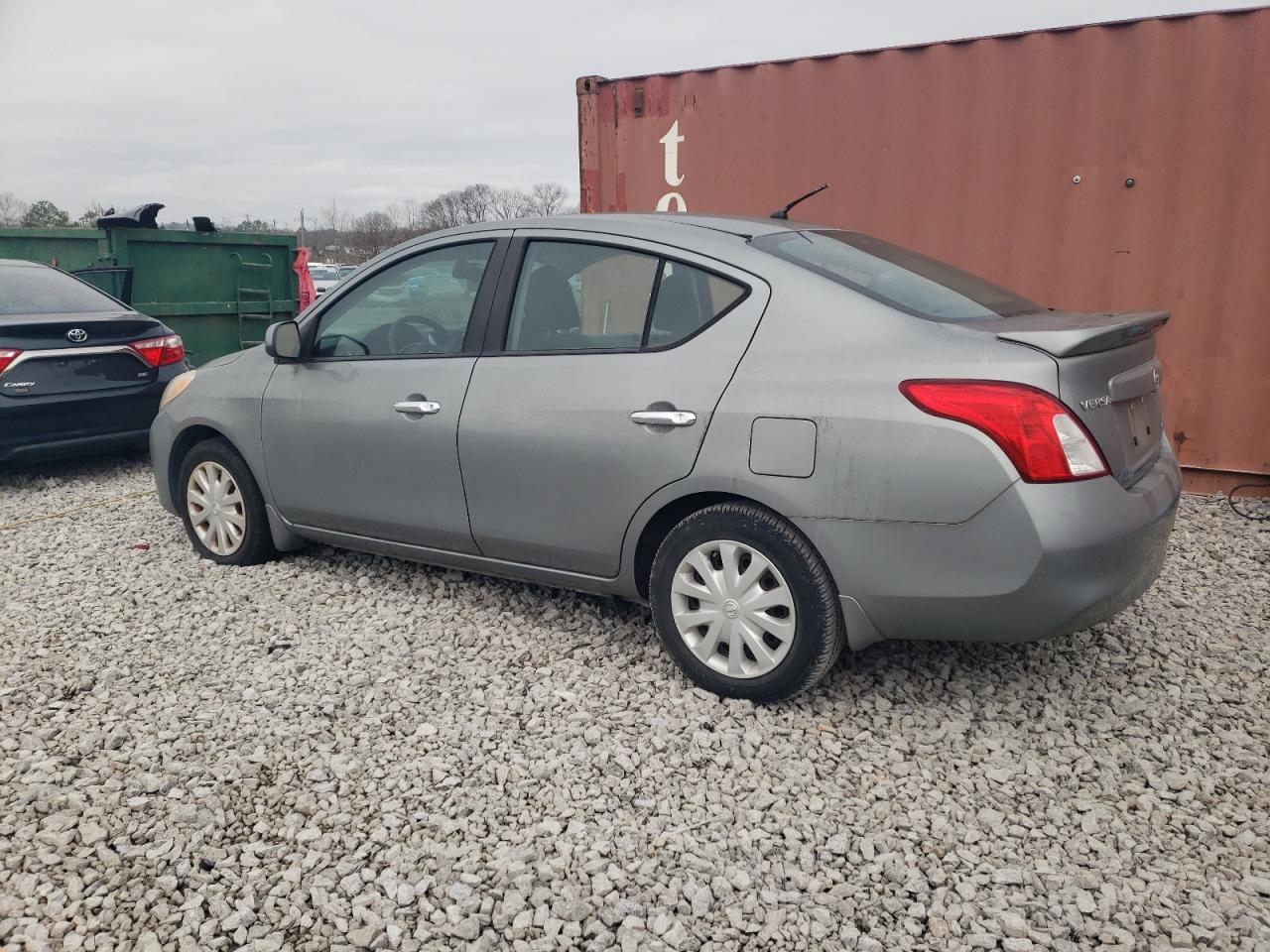 Nissan Versa S Image 2