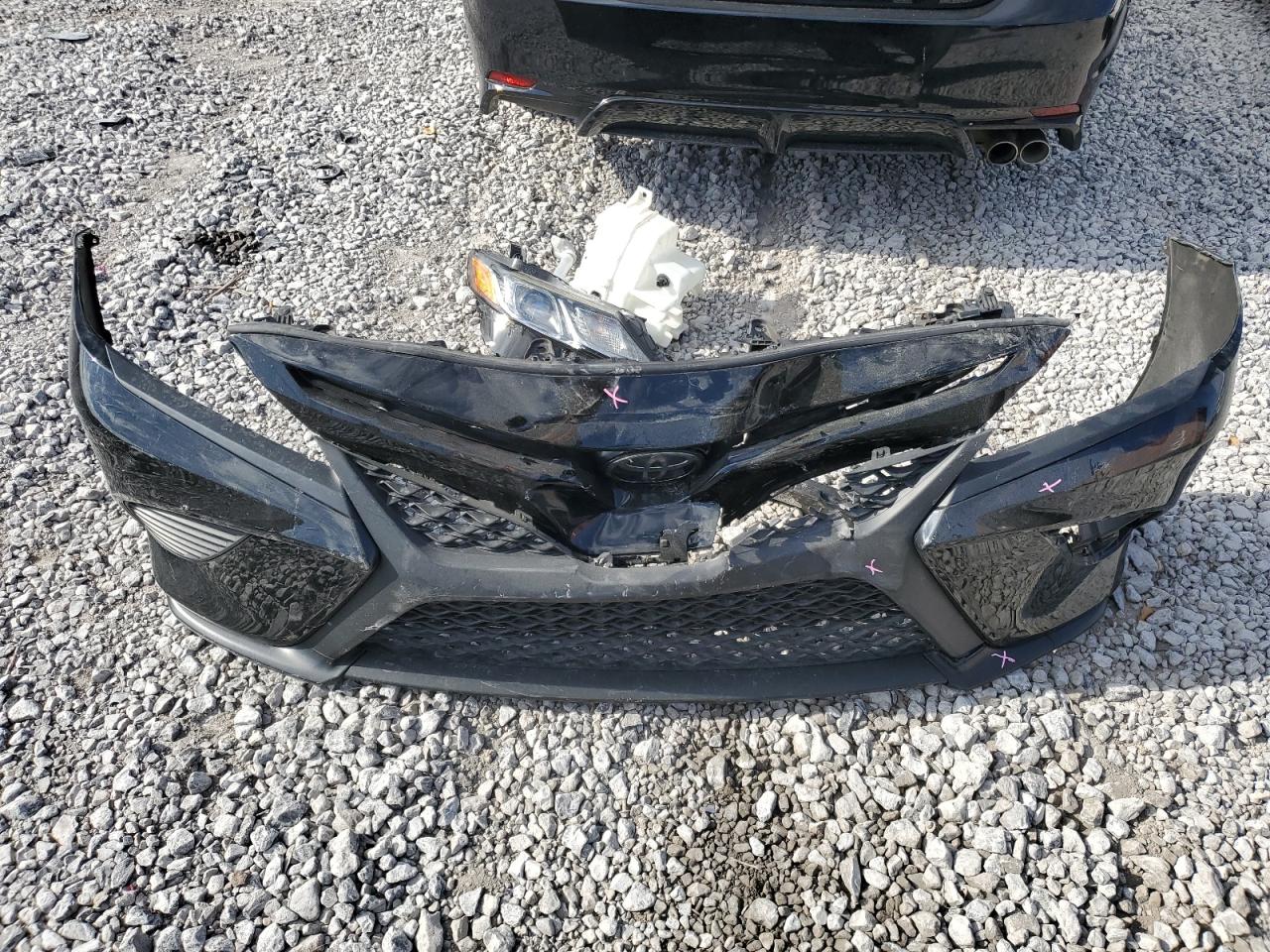 Toyota Camry Se Image 7