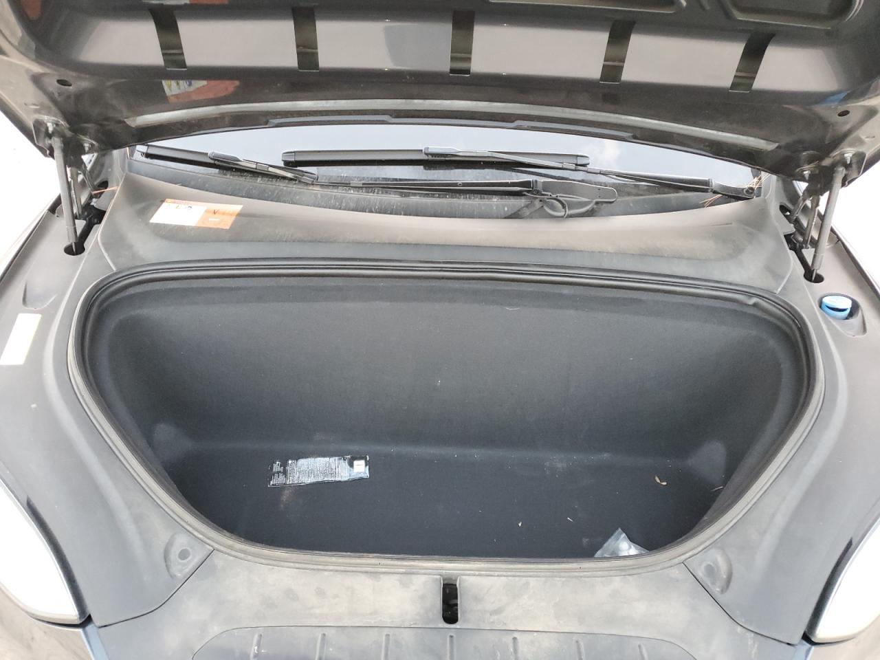 Tesla Model X Image 10