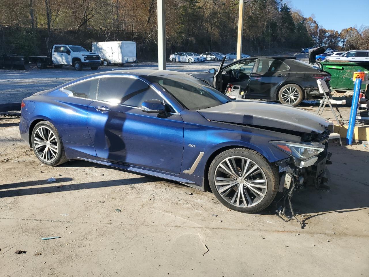 INFINITI Q60 Luxe 300 Image 2