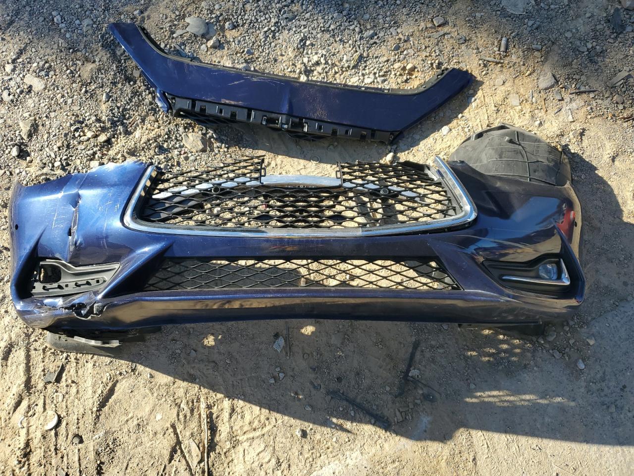 INFINITI Q60 Luxe 300 Image 10