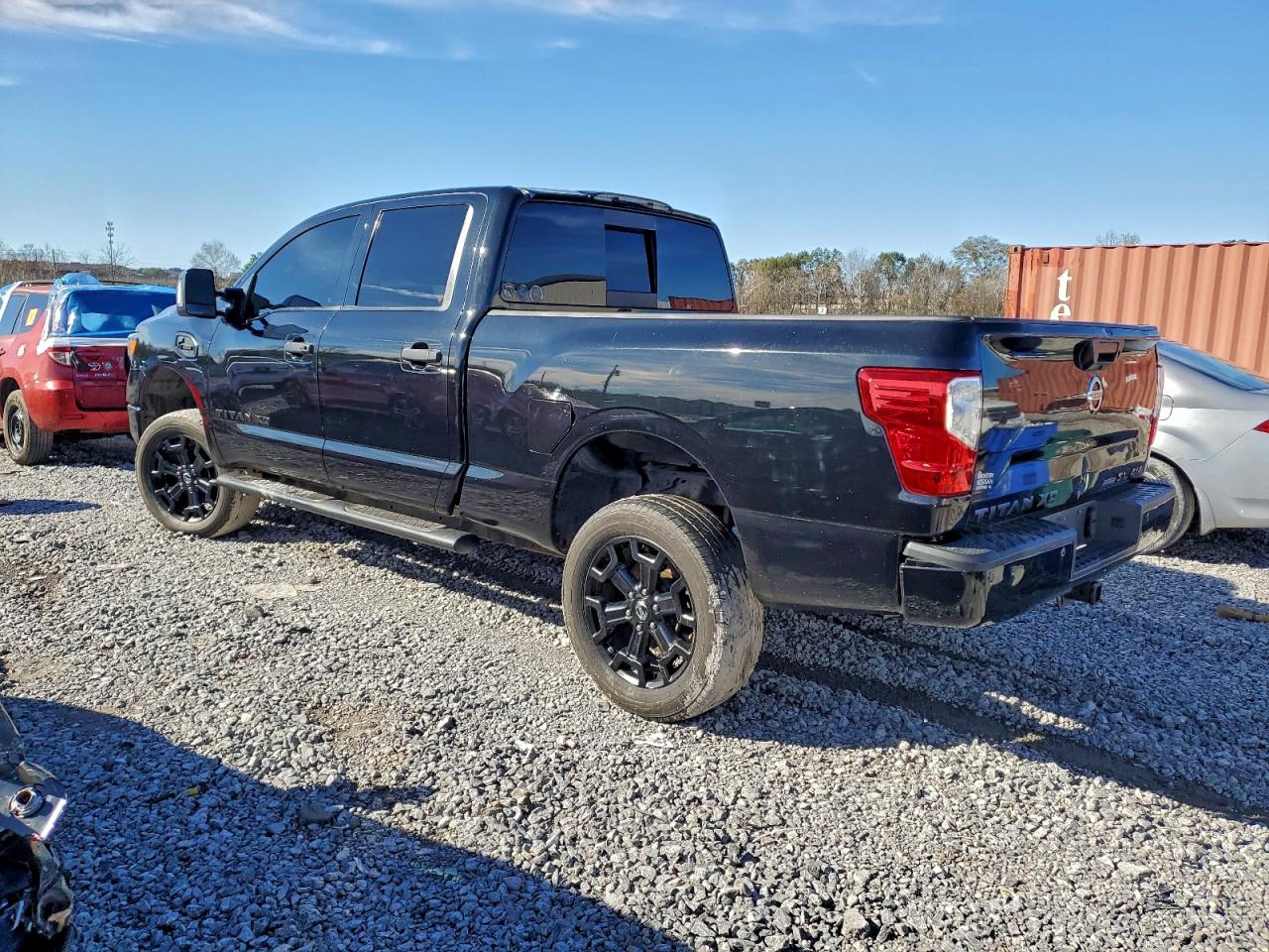 Nissan Titan Sl Image 11