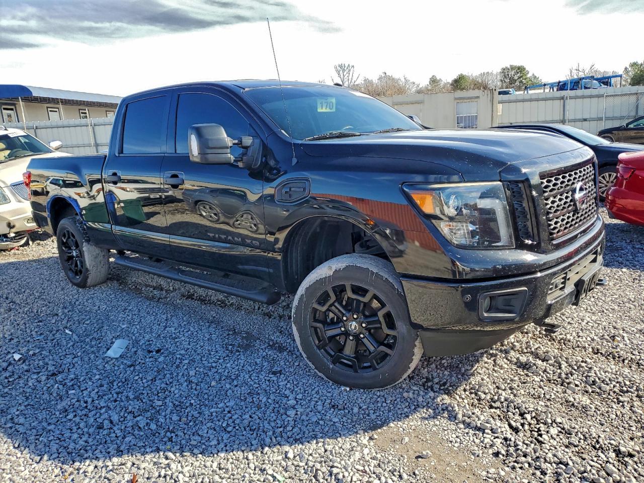 Nissan Titan Sl Image 2