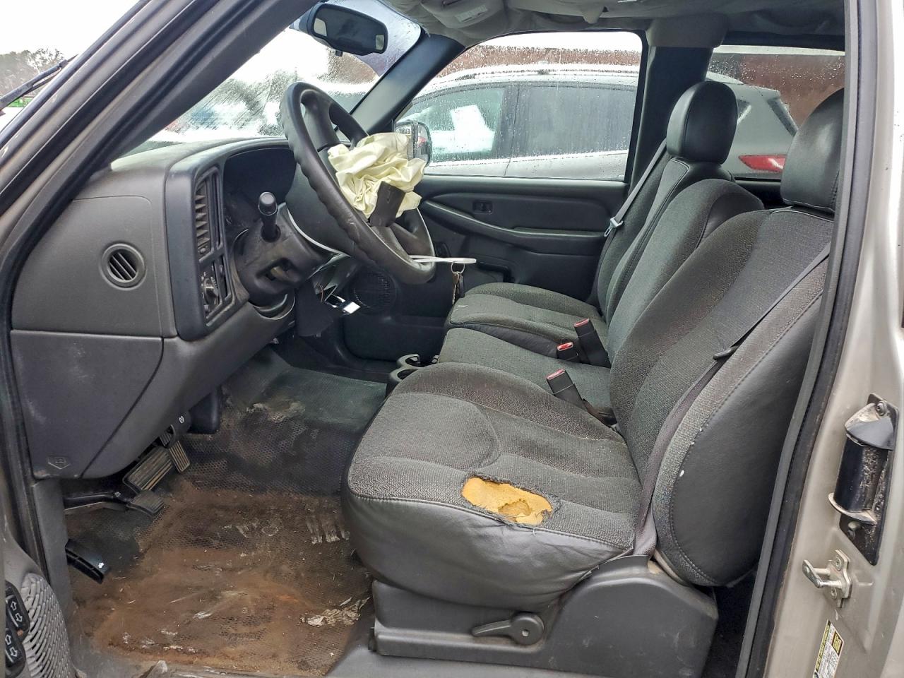 Chevrolet Silverado C1500 Image 11