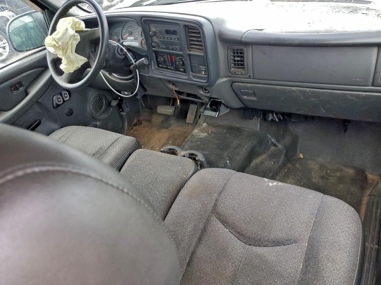 Chevrolet Silverado C1500 Image 12