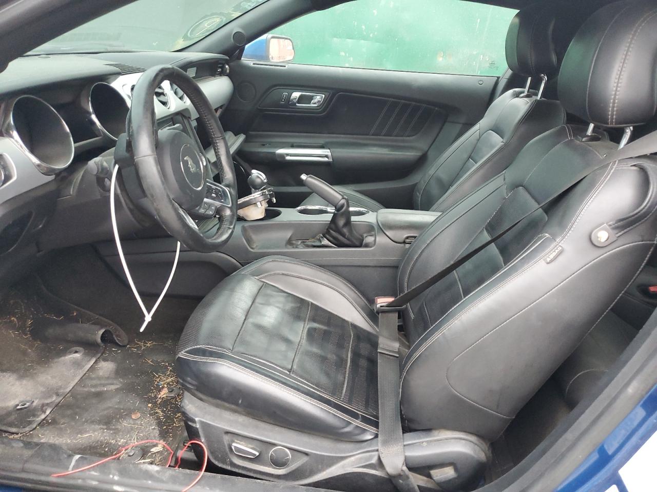 Ford Mustang Image 12