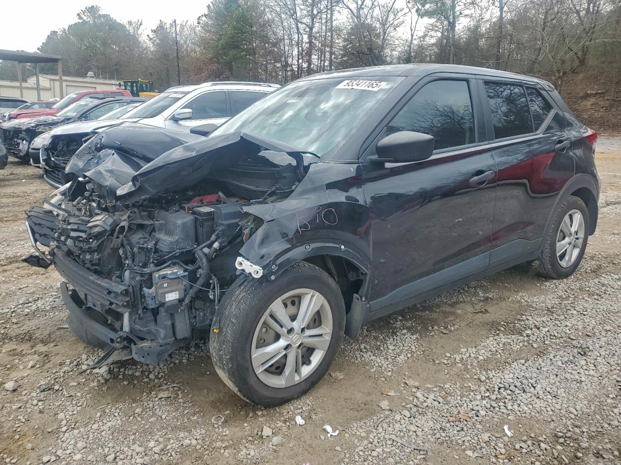 Nissan Kicks S Image 1