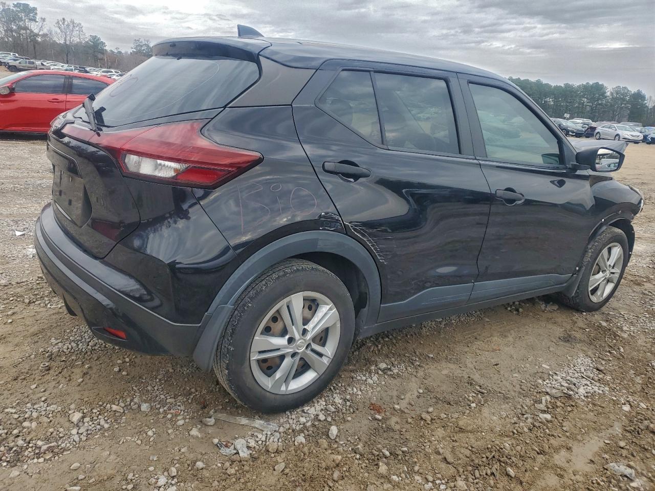 Nissan Kicks S Image 6