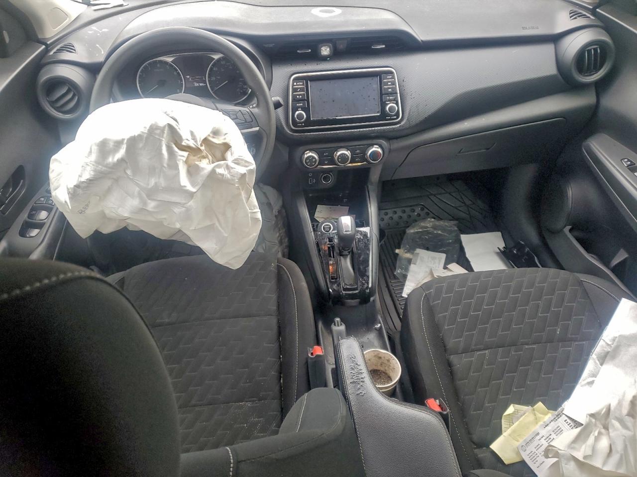 Nissan Kicks S Image 10