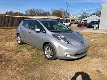  Salvage Nissan LEAF